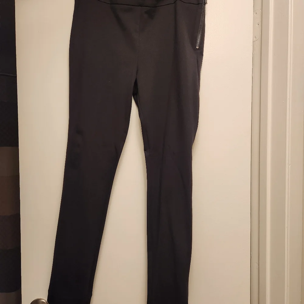 Ann Taylor size 8 black pants - Picture 2 of 5